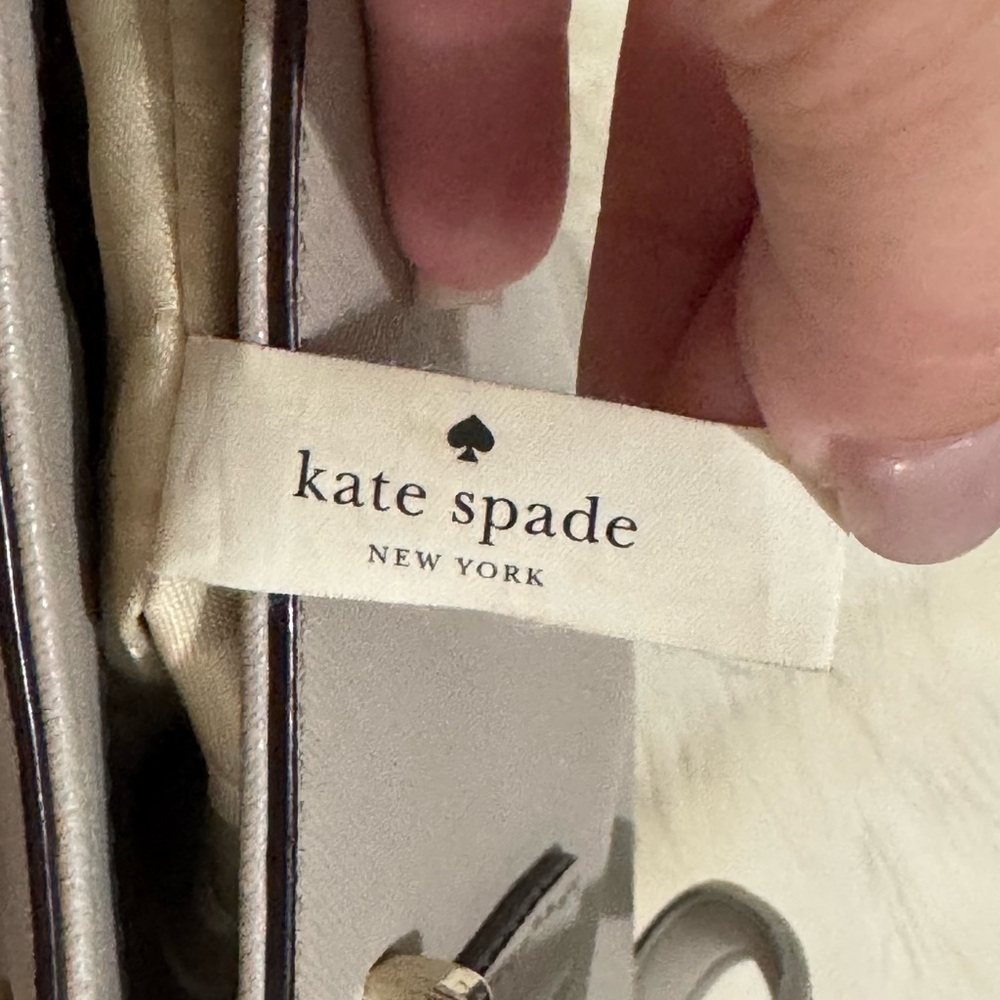 Kate Spade New York Saffiano Leather Cedar Street Medium Harmony Tote Taupe EUC - Picture 15 of 16